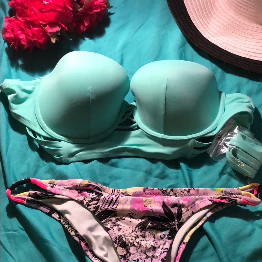 Victoria’s Secret bathing suit set
